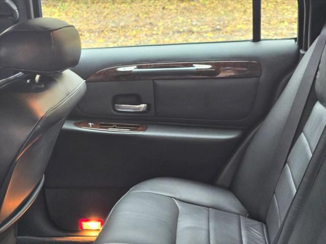 2000 Lincoln Town Car Executive