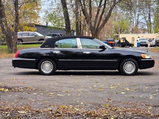 2000 Lincoln Town Car Executive