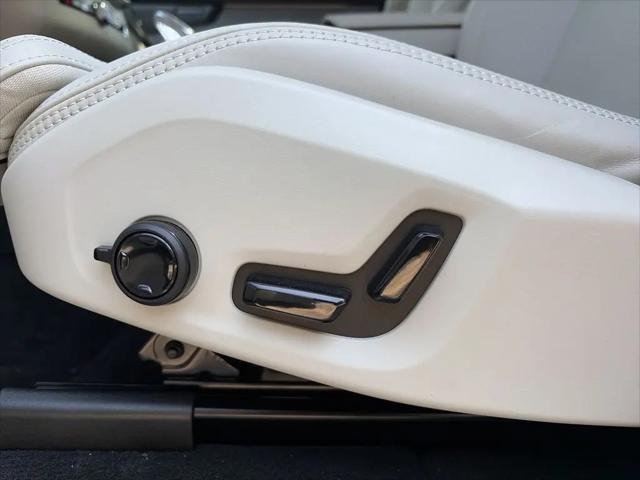 2026 Volvo XC90 Plug-In Hybrid Ultra, T8 AWD, Electric/Gasoline, Bright, 7 Seats
