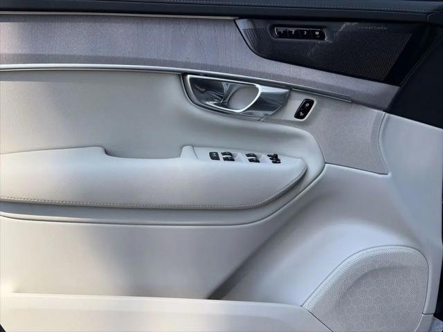 2026 Volvo XC90 Plug-In Hybrid Ultra, T8 AWD, Electric/Gasoline, Bright, 7 Seats