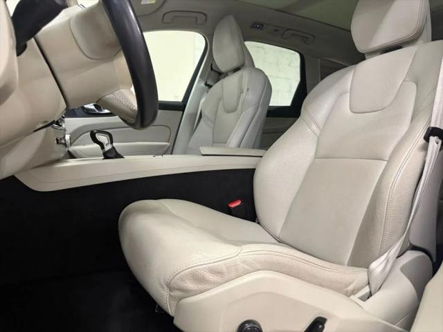 2021 Volvo XC60 T5 Momentum