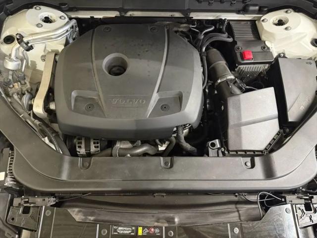 2021 Volvo XC60 T5 Momentum