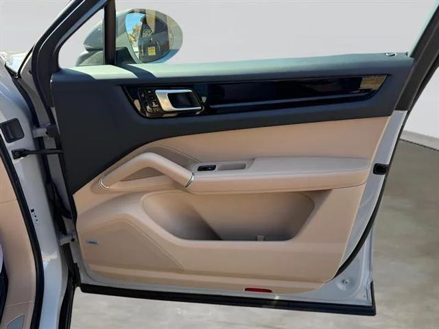 2021 Porsche Cayenne Base