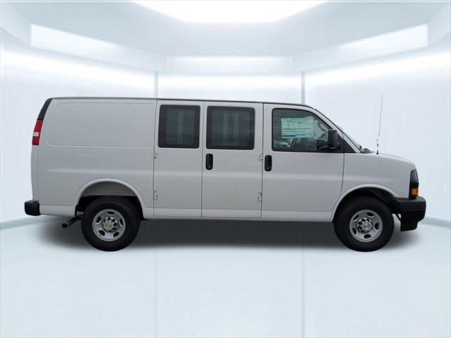 2025 Chevrolet Express Cargo Van RWD 2500 Regular Wheelbase WT