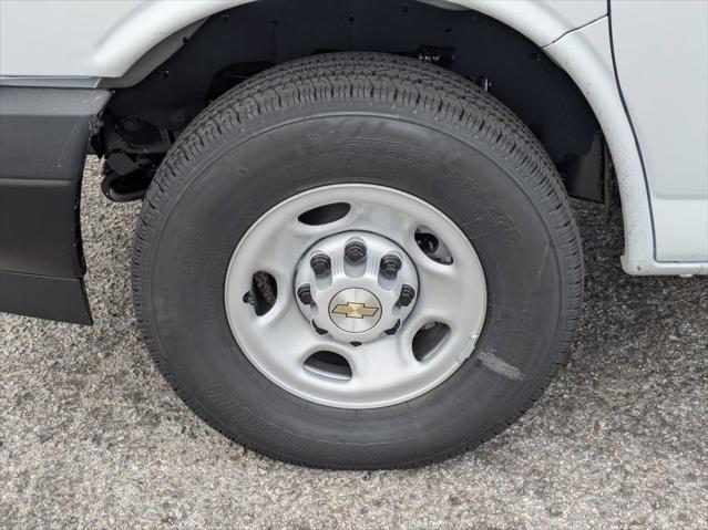 2025 Chevrolet Express Cargo Van RWD 2500 Regular Wheelbase WT