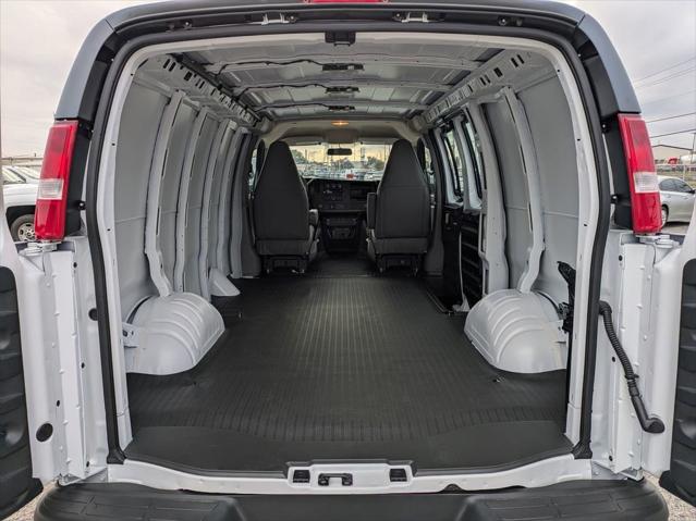 2025 Chevrolet Express Cargo Van RWD 2500 Regular Wheelbase WT