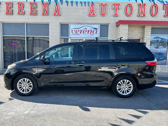 2017 Toyota Sienna XLE 8 Passenger
