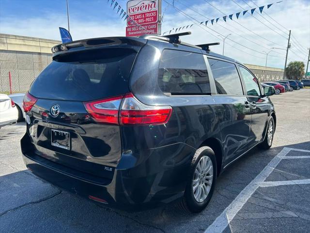 2017 Toyota Sienna XLE 8 Passenger