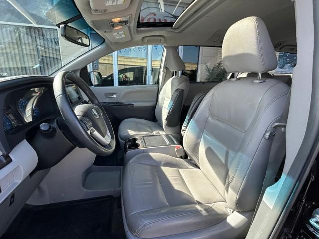 2017 Toyota Sienna XLE 8 Passenger
