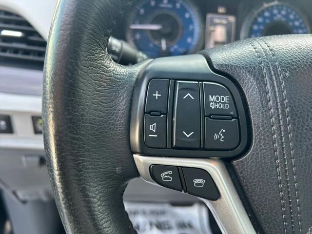 2017 Toyota Sienna XLE 8 Passenger