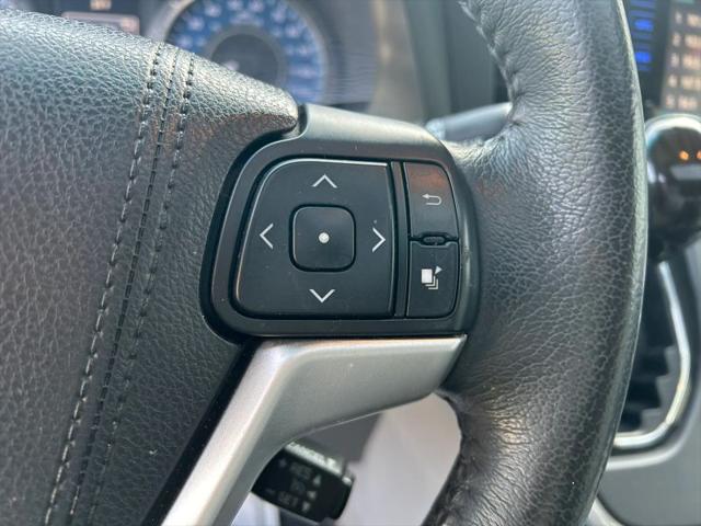 2017 Toyota Sienna XLE 8 Passenger