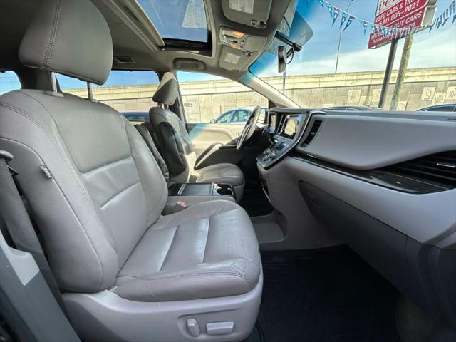 2017 Toyota Sienna XLE 8 Passenger
