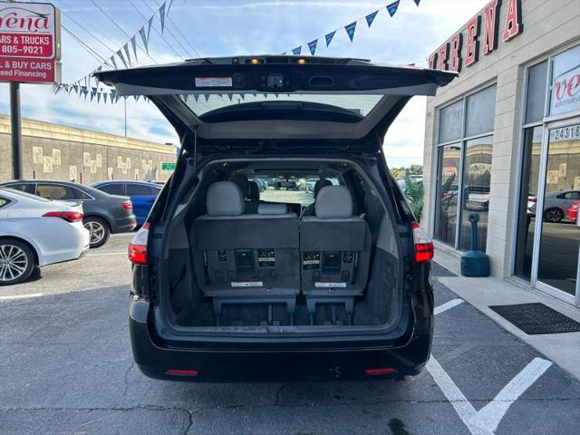 2017 Toyota Sienna XLE 8 Passenger
