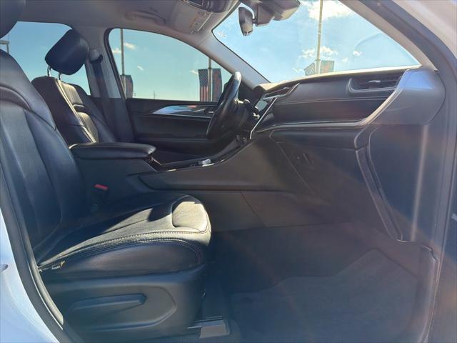 2022 Jeep Grand Cherokee L Laredo 4x4