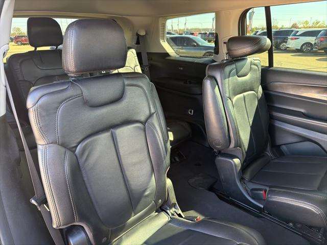 2022 Jeep Grand Cherokee L Laredo 4x4