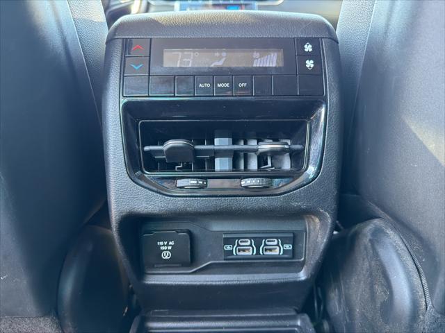 2022 Jeep Grand Cherokee L Laredo 4x4