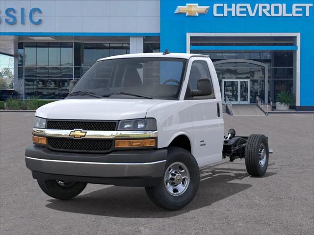2025 Chevrolet Express Cutaway Work Van