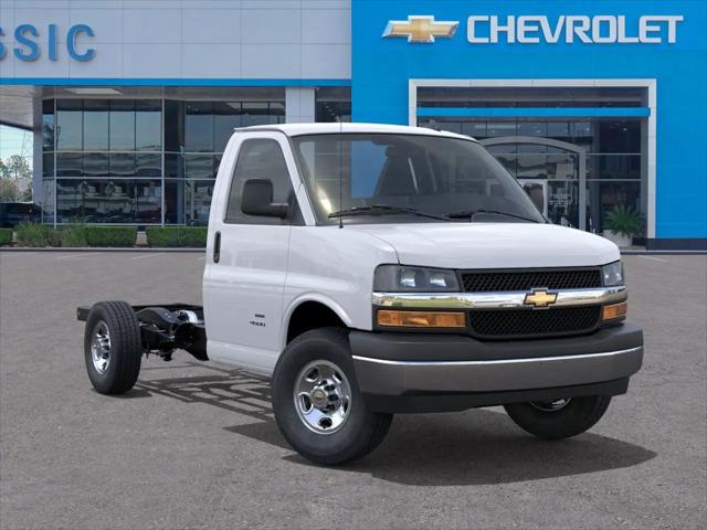 2025 Chevrolet Express Cutaway Work Van