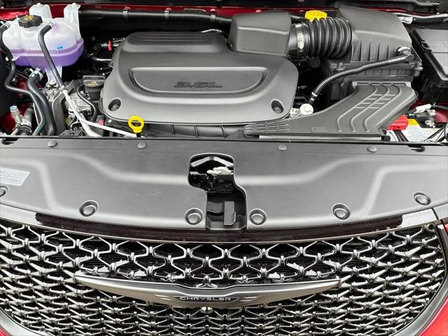 2026 Chrysler Pacifica Select