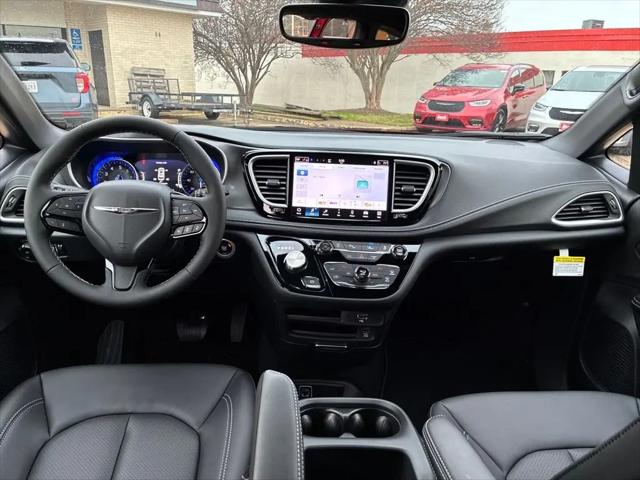 2026 Chrysler Pacifica Select AWD