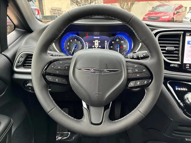 2026 Chrysler Pacifica Select AWD