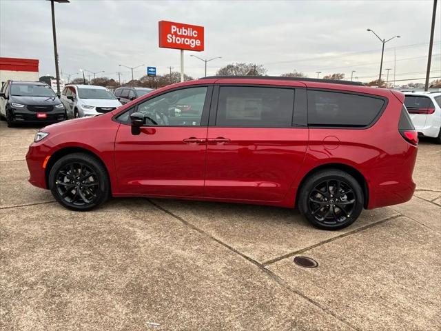 2026 Chrysler Pacifica Select AWD