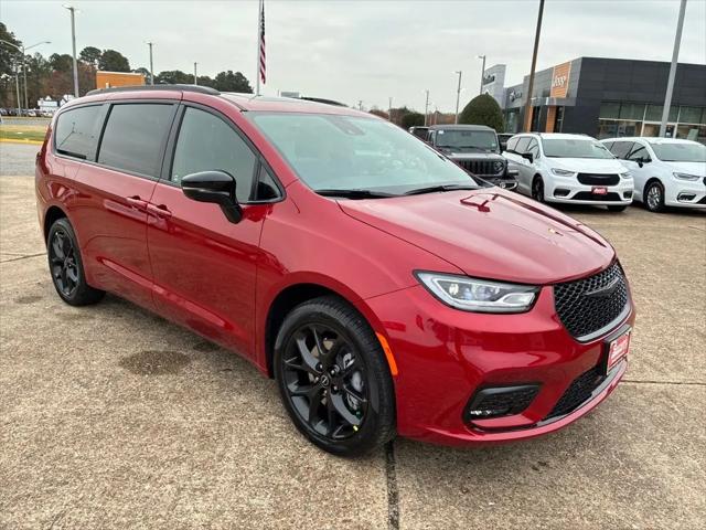 2026 Chrysler Pacifica Select AWD