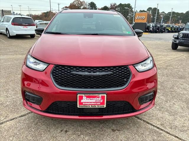 2026 Chrysler Pacifica Select AWD
