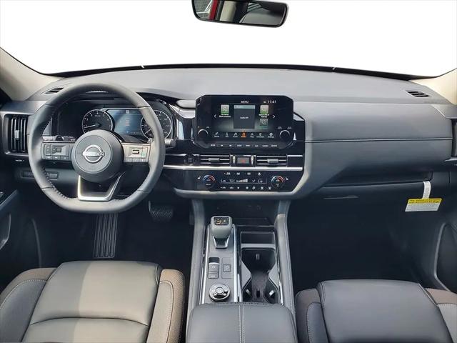 2025 Nissan Pathfinder SL 4WD