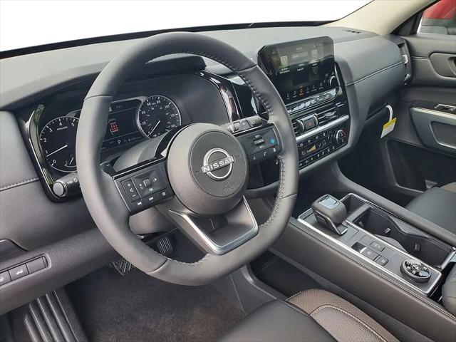 2025 Nissan Pathfinder SL 4WD