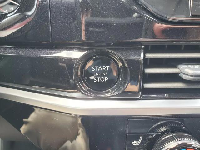 2025 Nissan Pathfinder SL 4WD