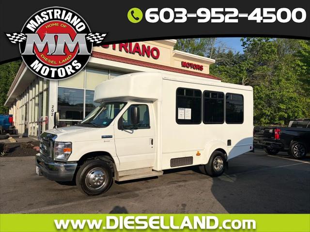 2017 Ford E-350 Cutaway HANDICAP ACCESS PASSENER BUS 6.8L V10 56K MILES!! for sale in Salem, NH