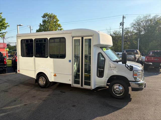 2017 Ford E-350 Cutaway HANDICAP ACCESS PASSENER BUS 6.8L V10 56K MILES!!