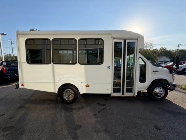 2017 Ford E-350 Cutaway HANDICAP ACCESS PASSENER BUS 6.8L V10 56K MILES!!