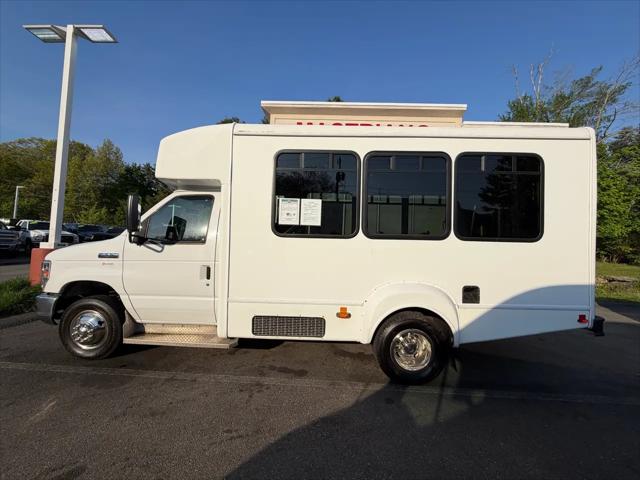 2017 Ford E-350 Cutaway HANDICAP ACCESS PASSENER BUS 6.8L V10 56K MILES!!