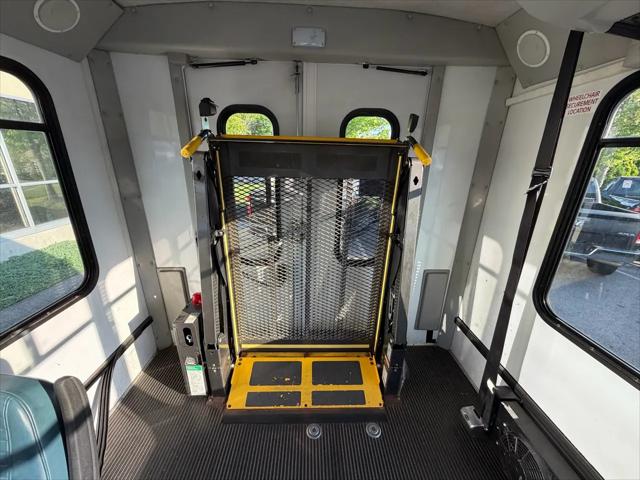 2017 Ford E-350 Cutaway HANDICAP ACCESS PASSENER BUS 6.8L V10 56K MILES!!