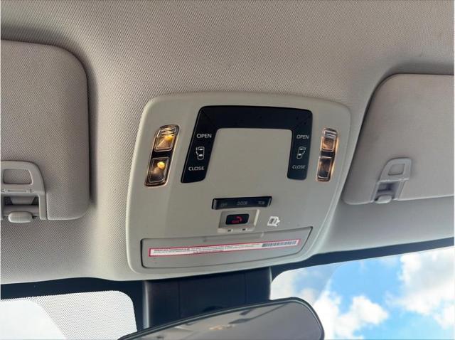 2023 Toyota Sienna LE