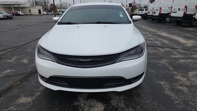 2016 Chrysler 200 S 2016 Chrysler 200 S