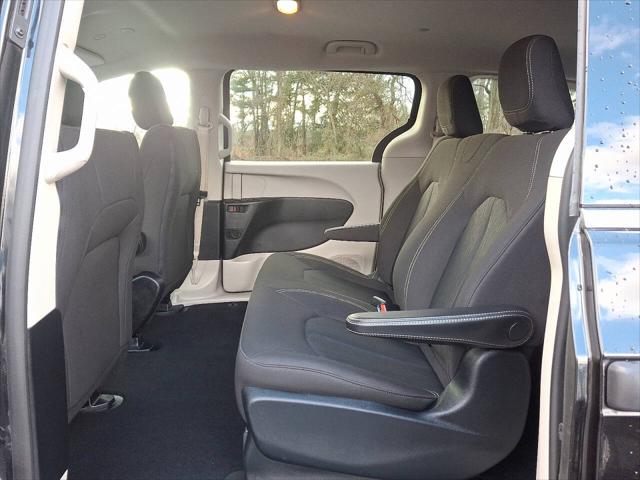 2020 Chrysler Voyager L