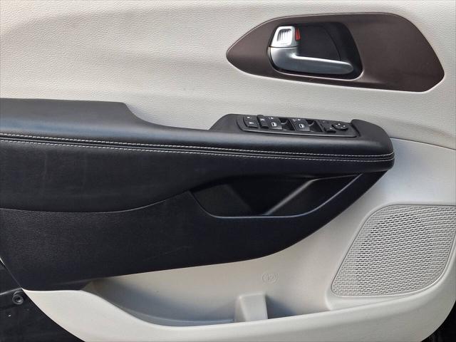 2020 Chrysler Voyager L