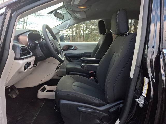 2020 Chrysler Voyager L