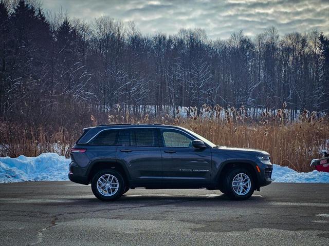 2025 Jeep Grand Cherokee GRAND CHEROKEE LAREDO X 4X4