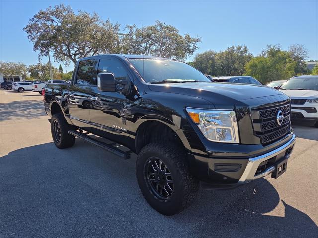 2021 Nissan TITAN Crew Cab SV 4x4