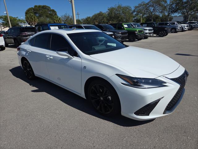 2023 Lexus ES 300h F SPORT Handling 2023 Lexus ES 300h F SPORT Handling