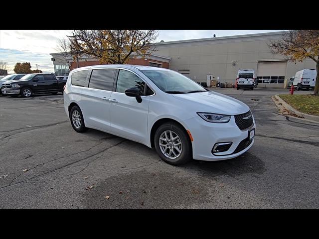 2024 Chrysler Pacifica Touring L 2024 Chrysler Pacifica Touring L