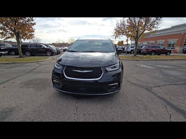 2024 Chrysler Pacifica Touring L 2024 Chrysler Pacifica Touring L