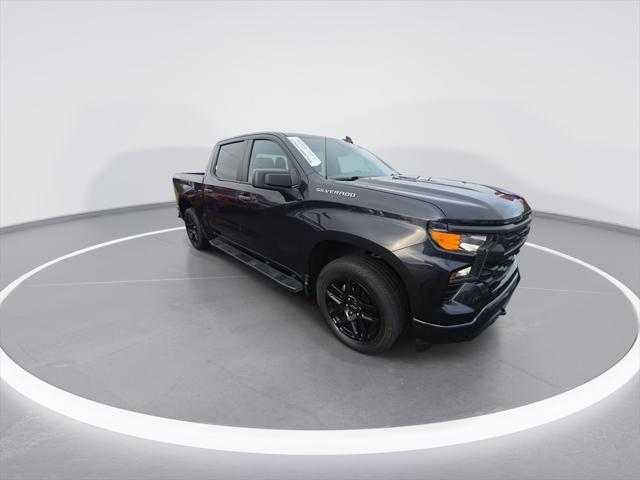 2022 Chevrolet Silverado 1500 4WD Crew Cab Short Bed Custom 2022 Chevrolet Silverado 1500 4WD Crew Cab Short Bed Custom