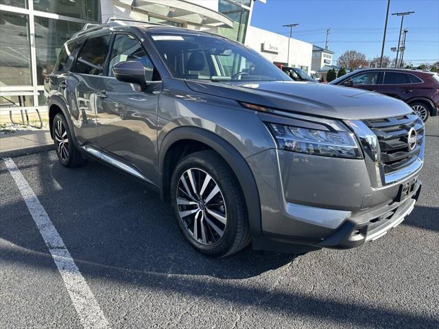 2023 Nissan Pathfinder Platinum 4WD 2023 Nissan Pathfinder Platinum 4WD