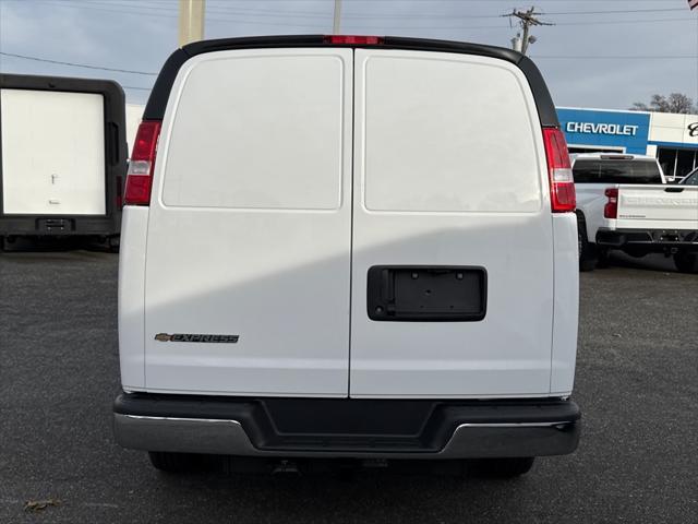 2025 Chevrolet Express Cargo Van RWD 2500 Extended Wheelbase WT