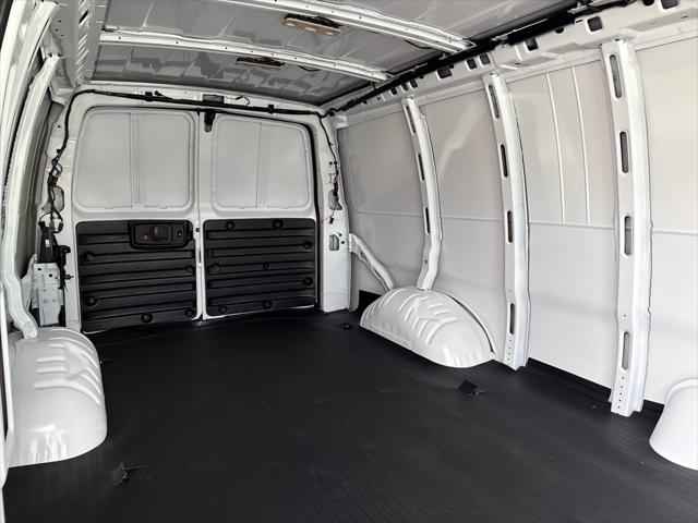 2025 Chevrolet Express Cargo Van RWD 2500 Extended Wheelbase WT